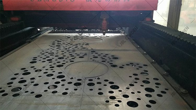 Aangepaste Tree Rooster Met Manhole Cover Aangepaste Tree Rooster Met Manhole Cover