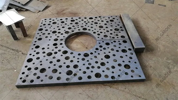 Aangepaste Tree Rooster Met Manhole Cover Aangepaste Tree Rooster Met Manhole Cover