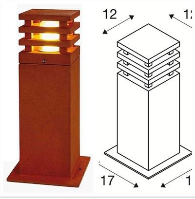 स्क्वायर लेड बोलार्ड कोर्टेन से बना है