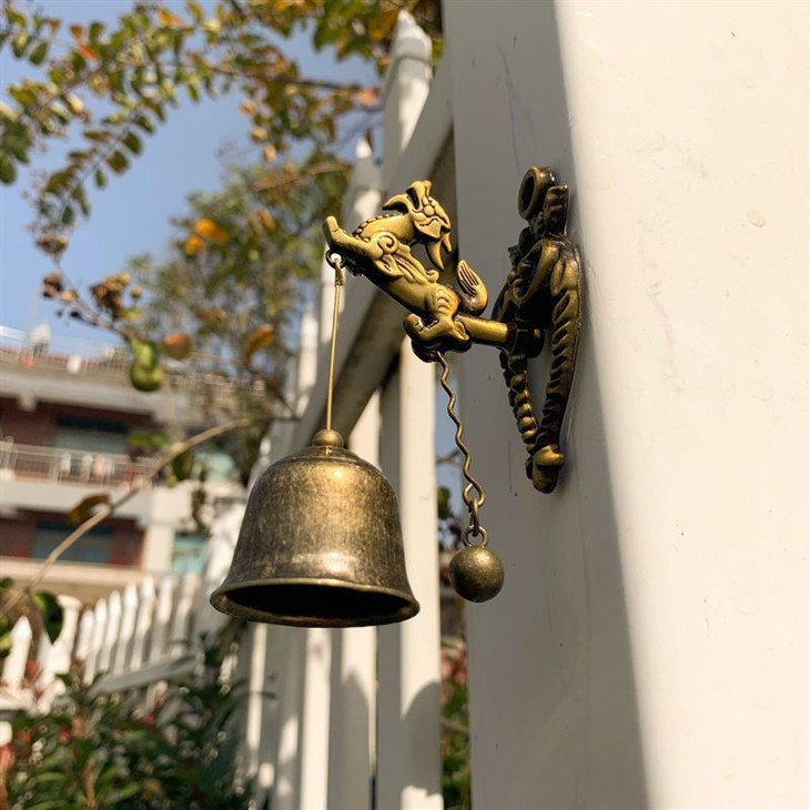 मेटल गुड लक नॉकर