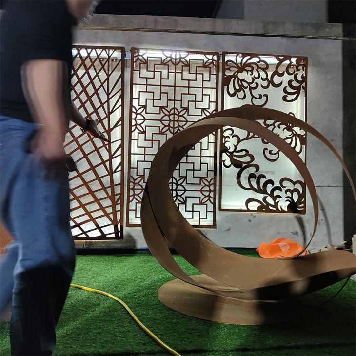 Outdoor Freestanding Sculpture best