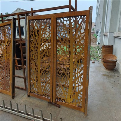 फ्रीस्टैंडिंग सजावटी पैनल